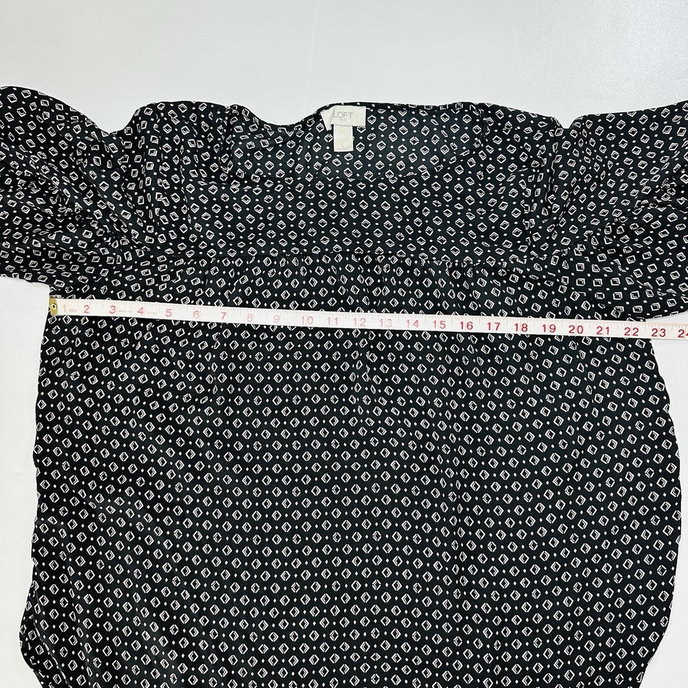 LOFT Women's Large Black White Geometric Print Blouse Long Sleeve Tie Cuff Top - Picture 4 of 7